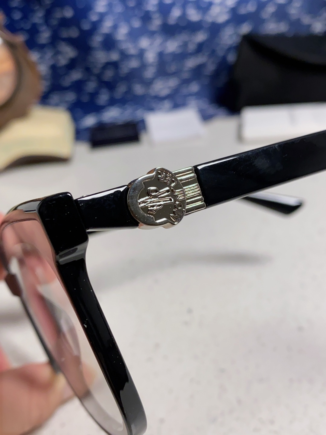 Gentle Moster(GM) 2025新款gm蒙口联名款方框素颜瘦脸潮太阳眼镜 型号：SWIPE4