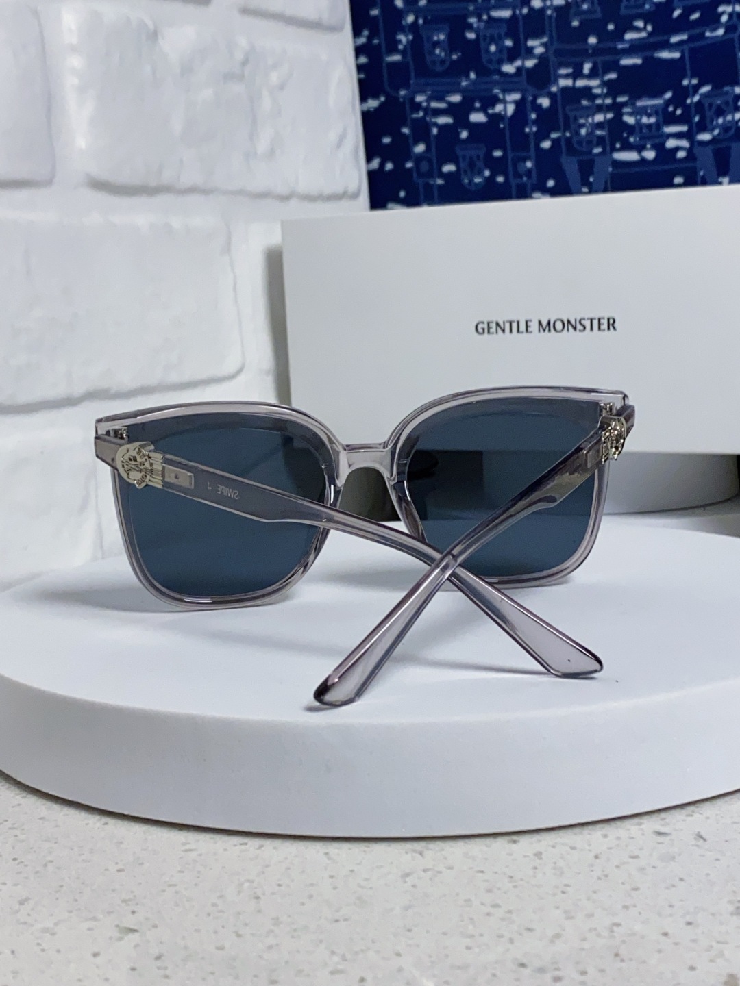 Gentle Moster(GM) 2025新款gm蒙口联名款方框素颜瘦脸潮太阳眼镜 型号：SWIPE4