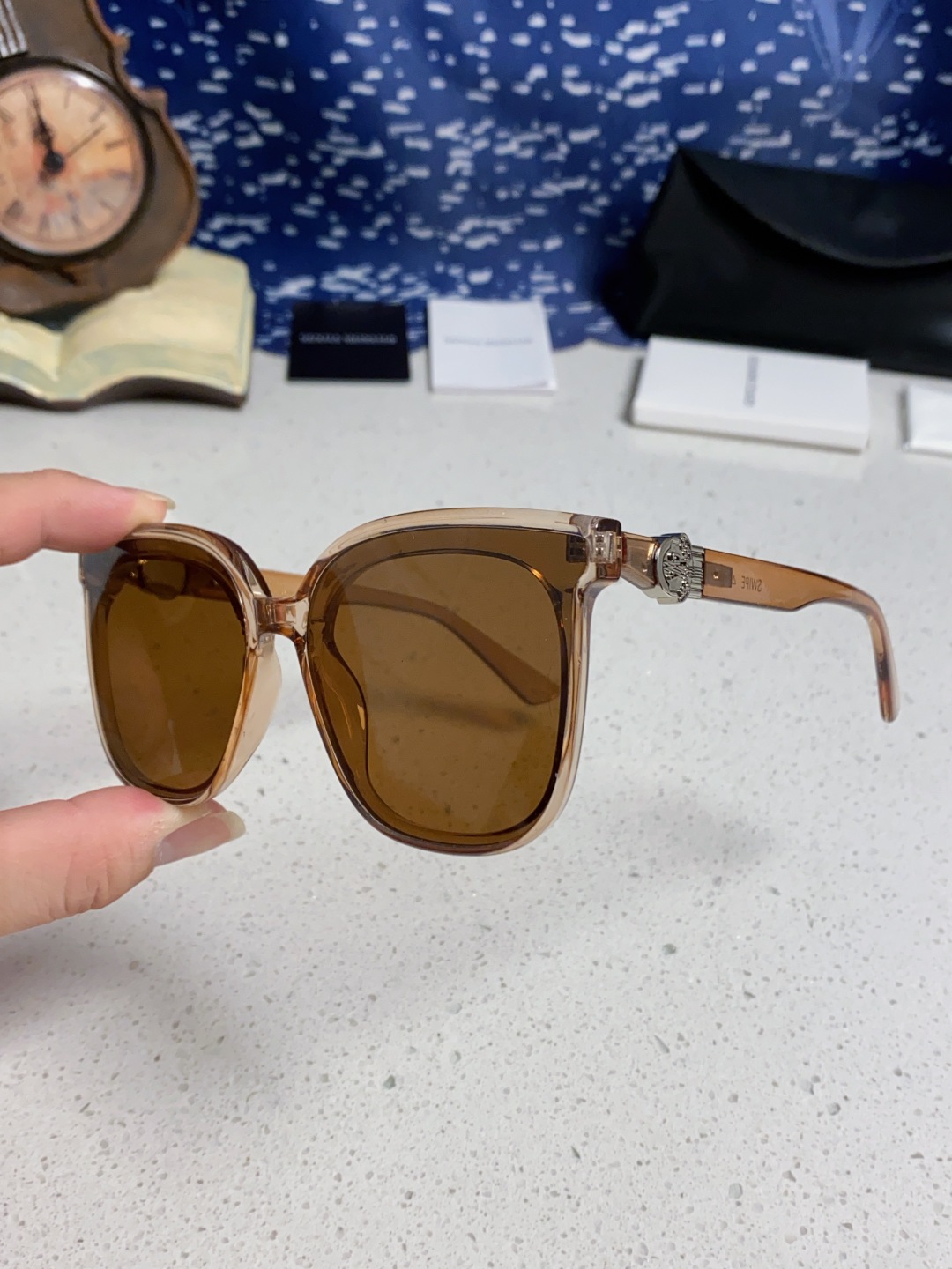 Gentle Moster(GM) 2025新款gm蒙口联名款方框素颜瘦脸潮太阳眼镜 型号：SWIPE4