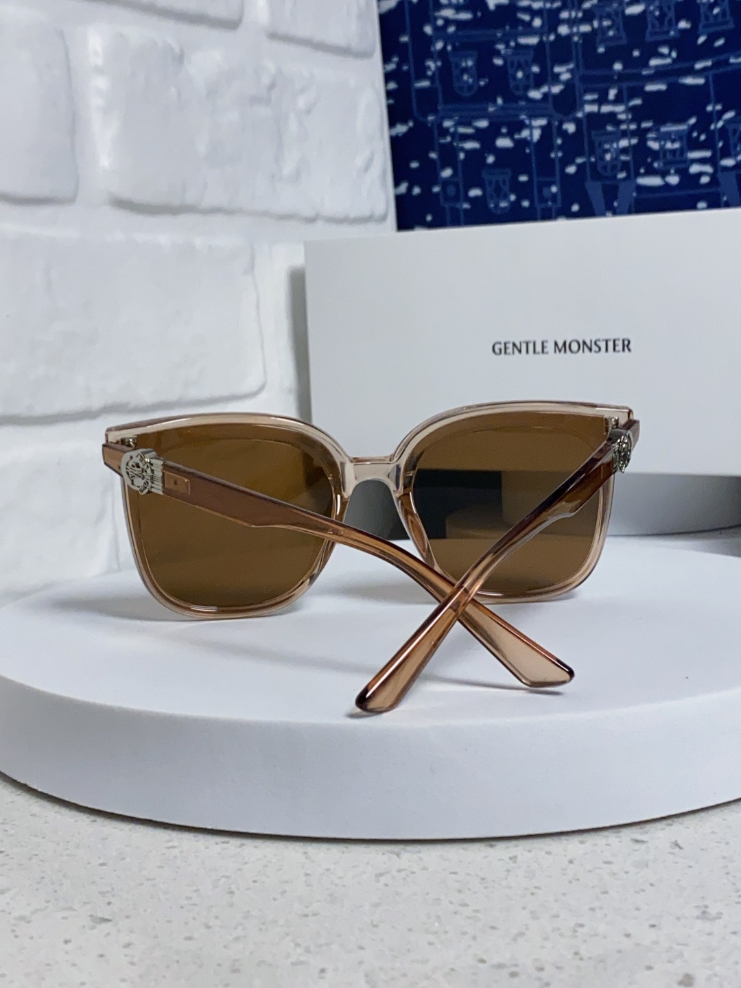 Gentle Moster(GM) 2025新款gm蒙口联名款方框素颜瘦脸潮太阳眼镜 型号：SWIPE4