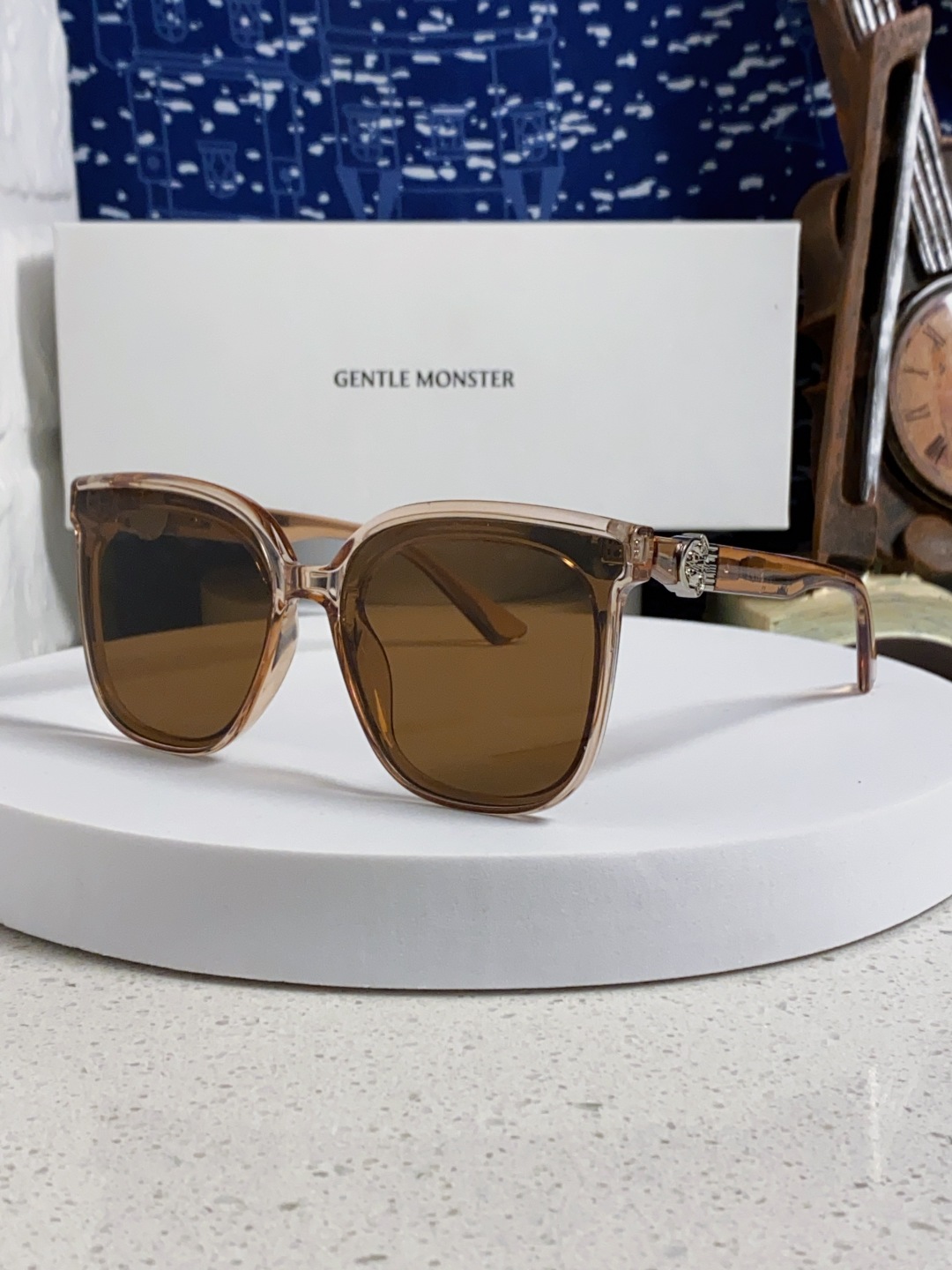 Gentle Moster(GM) 2025新款gm蒙口联名款方框素颜瘦脸潮太阳眼镜 型号：SWIPE4