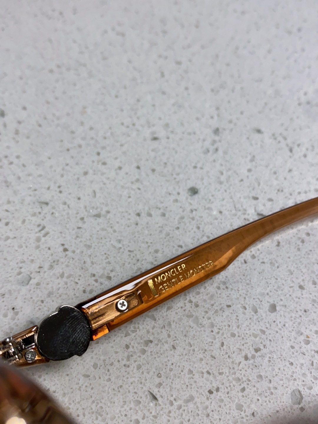 Gentle Moster(GM) 2025新款gm蒙口联名款方框素颜瘦脸潮太阳眼镜 型号：SWIPE4