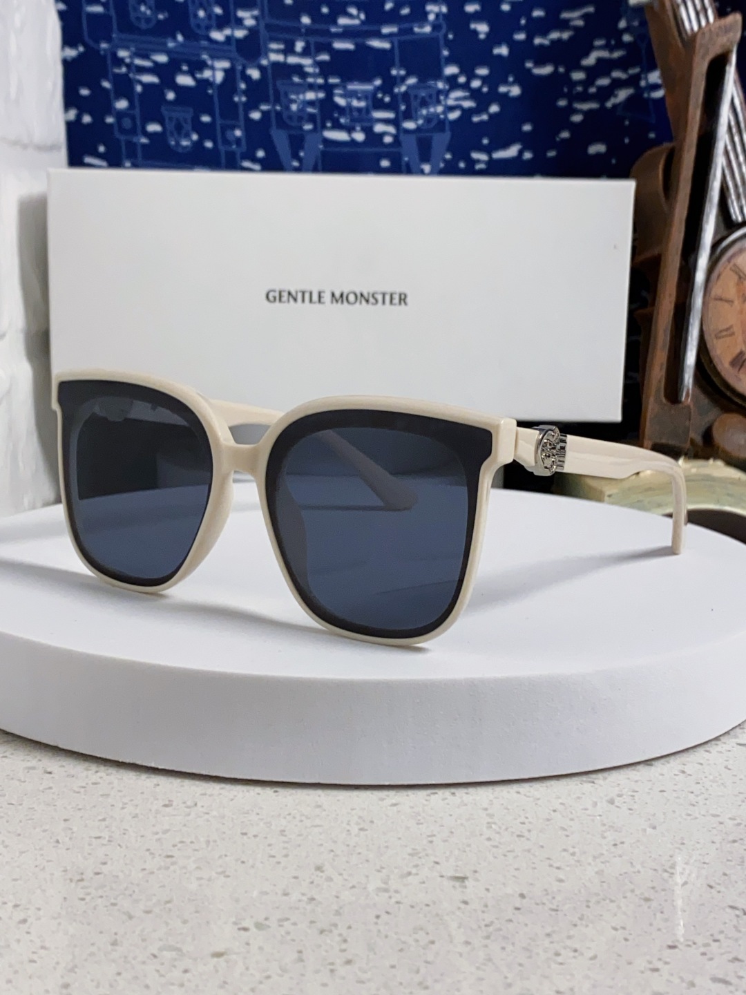 Gentle Moster(GM) 2025新款gm蒙口联名款方框素颜瘦脸潮太阳眼镜 型号：SWIPE4