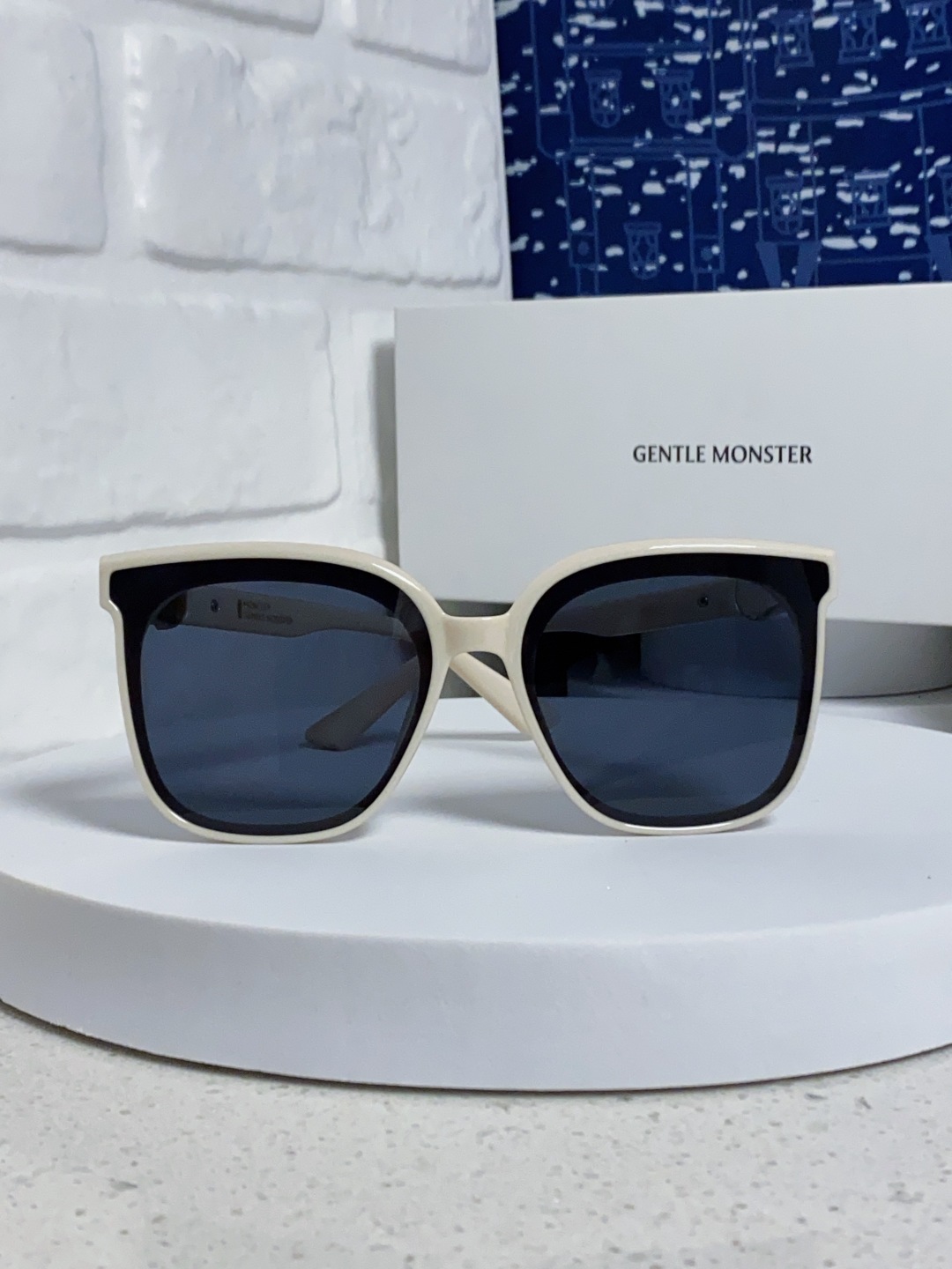 Gentle Moster(GM) 2025新款gm蒙口联名款方框素颜瘦脸潮太阳眼镜 型号：SWIPE4