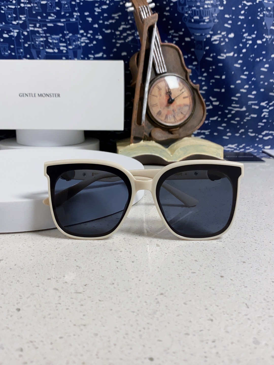 Gentle Moster(GM) 2025新款gm蒙口联名款方框素颜瘦脸潮太阳眼镜 型号：SWIPE4