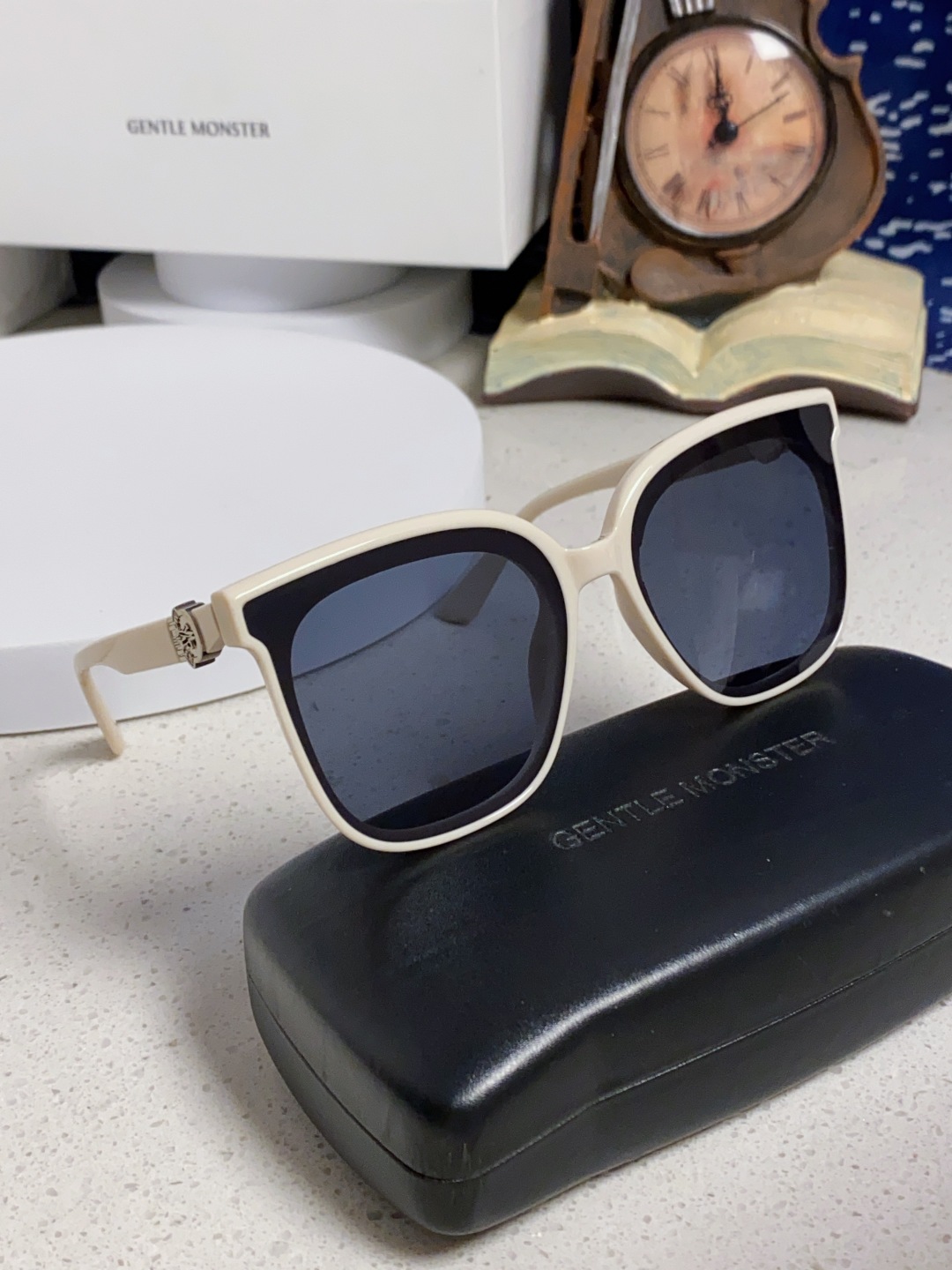 Gentle Moster(GM) 2025新款gm蒙口联名款方框素颜瘦脸潮太阳眼镜 型号：SWIPE4