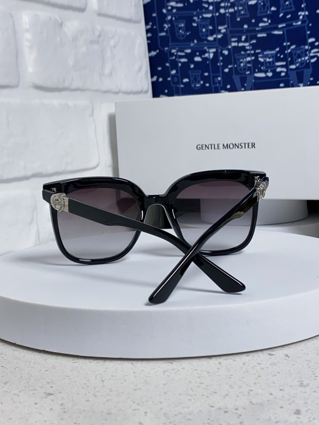 Gentle Moster(GM) 2025新款gm蒙口联名款方框素颜瘦脸潮太阳眼镜 型号：SWIPE4