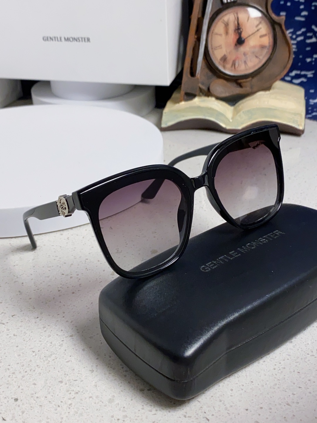 Gentle Moster(GM) 2025新款gm蒙口联名款方框素颜瘦脸潮太阳眼镜 型号：SWIPE4