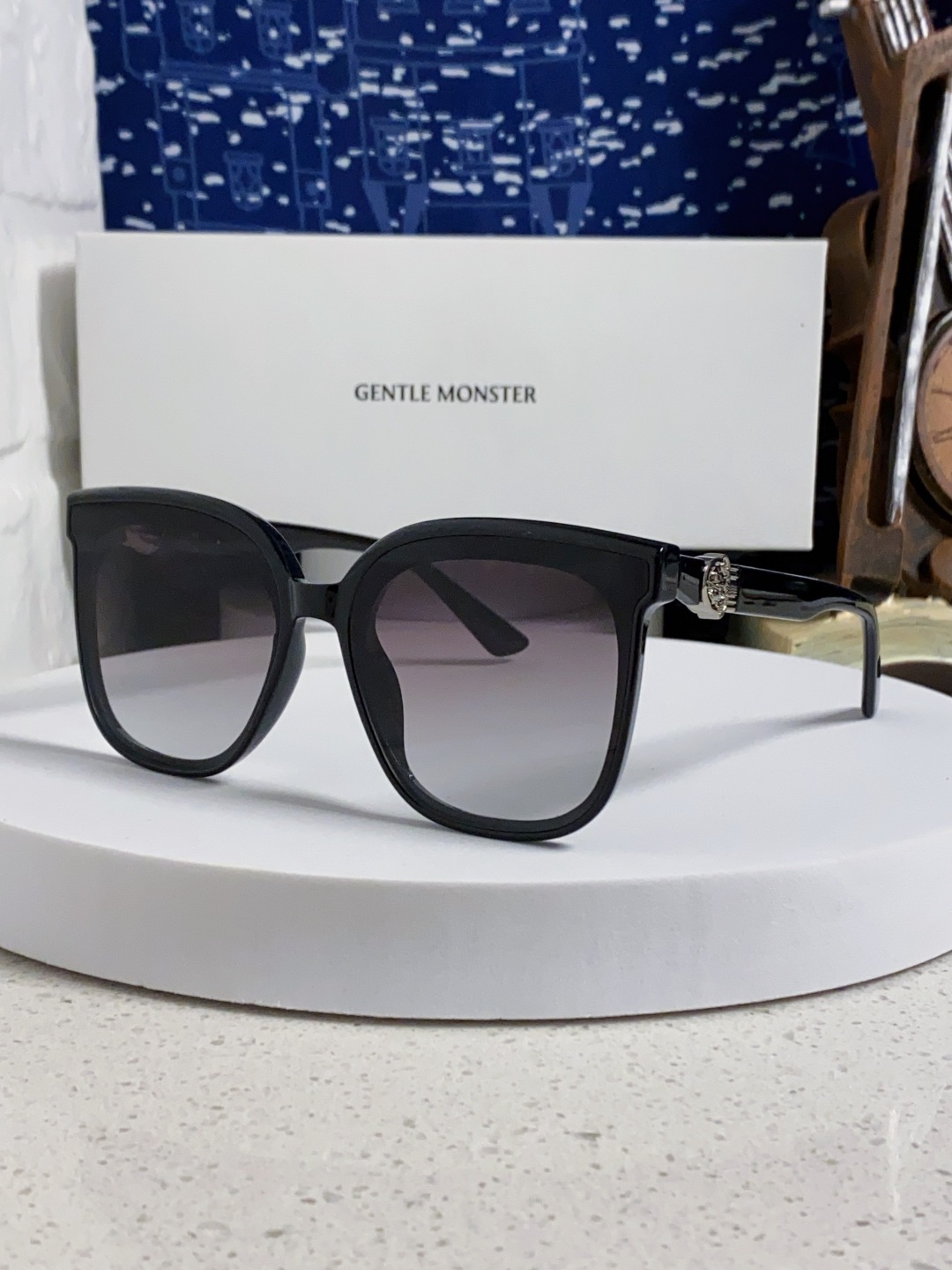 Gentle Moster(GM) 2025新款gm蒙口联名款方框素颜瘦脸潮太阳眼镜 型号：SWIPE4