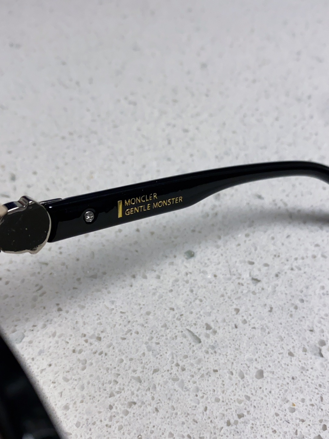 Gentle Moster(GM) 2025新款gm蒙口联名款方框素颜瘦脸潮太阳眼镜 型号：SWIPE4