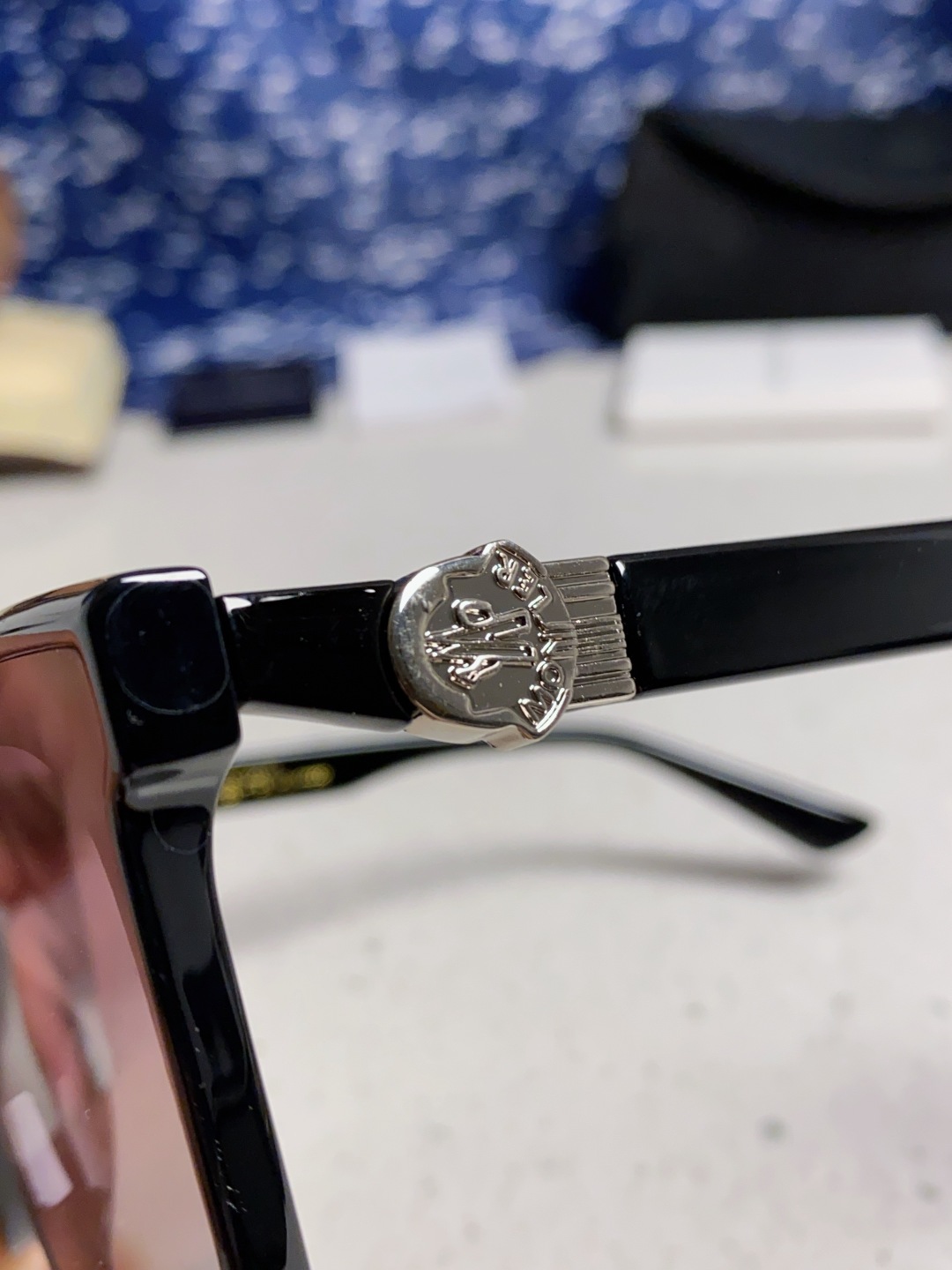 Gentle Moster(GM) 2025新款gm蒙口联名款方框素颜瘦脸潮太阳眼镜 型号：SWIPE4