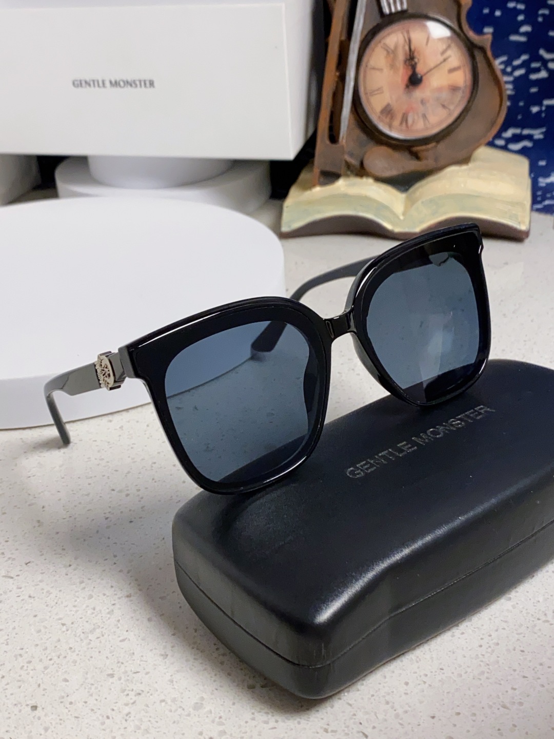 Gentle Moster(GM) 2025新款gm蒙口联名款方框素颜瘦脸潮太阳眼镜 型号：SWIPE4