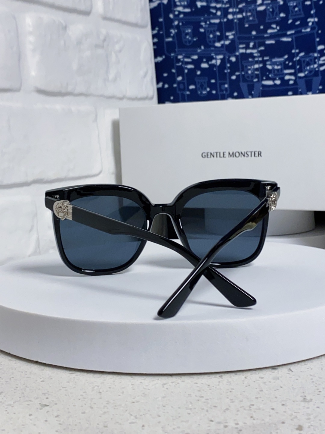 Gentle Moster(GM) 2025新款gm蒙口联名款方框素颜瘦脸潮太阳眼镜 型号：SWIPE4