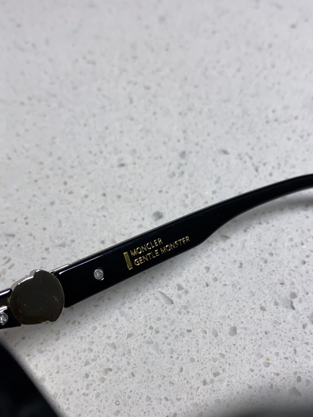 Gentle Moster(GM) 2025新款gm蒙口联名款方框素颜瘦脸潮太阳眼镜 型号：SWIPE4