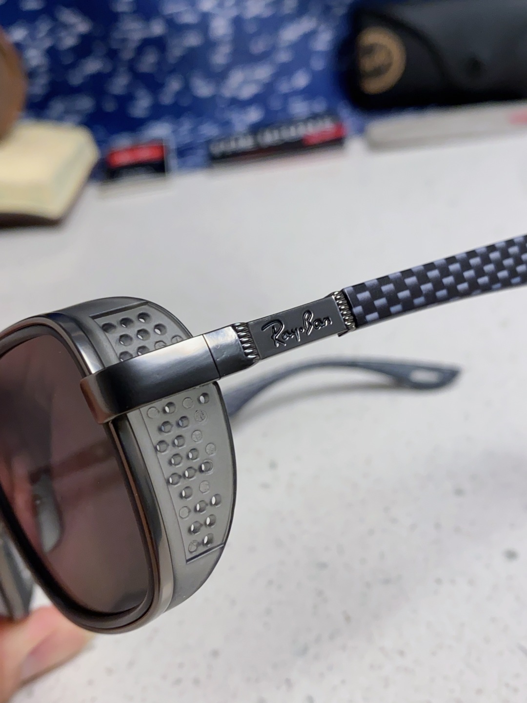 RayBan雷朋 2025新款外贸金属INS风方形时尚个性大框太阳镜个性复古男女潮墨镜 碳纤维 风挡风镜