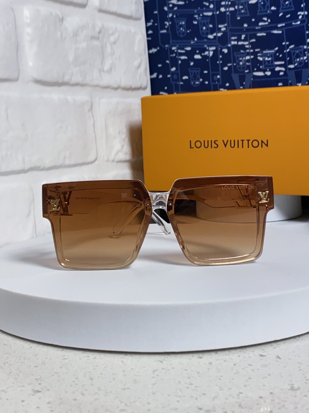 LouisVuitton路易威登 2025新款女式太阳镜防紫外线圆脸大框墨镜大脸显瘦复古网红眼镜