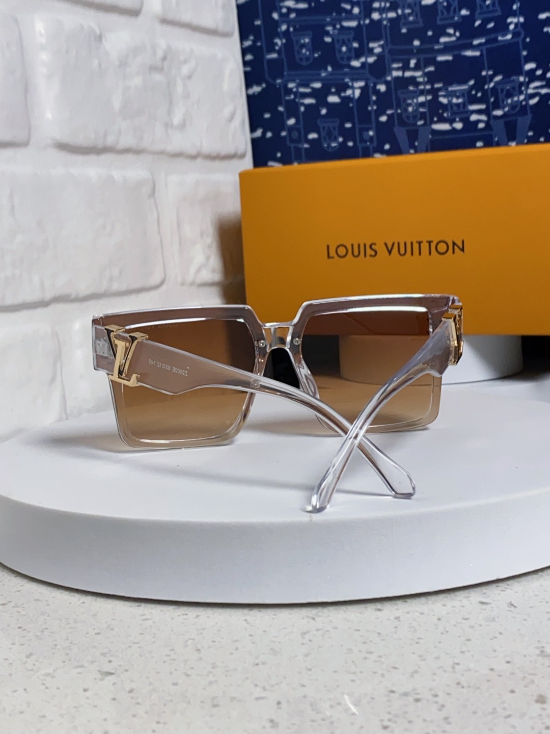 LouisVuitton路易威登 2025新款女式太阳镜防紫外线圆脸大框墨镜大脸显瘦复古网红眼镜