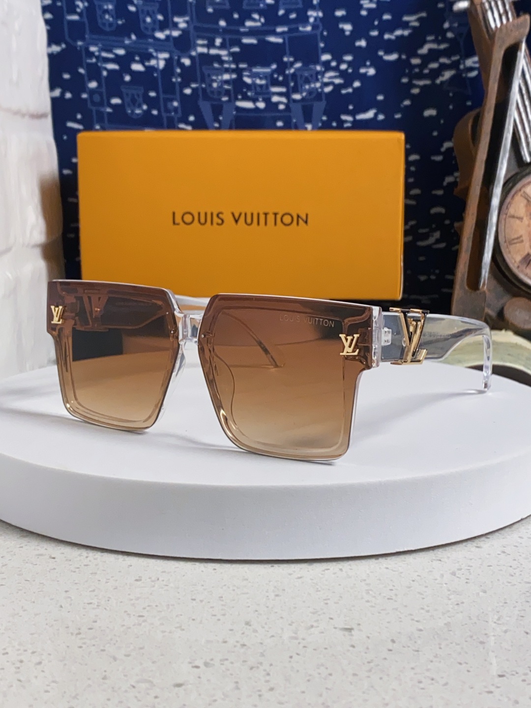 LouisVuitton路易威登 2025新款女式太阳镜防紫外线圆脸大框墨镜大脸显瘦复古网红眼镜