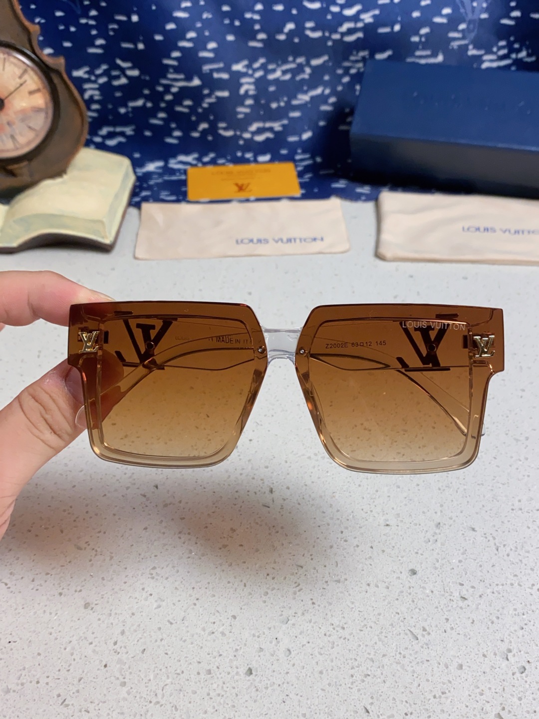 LouisVuitton路易威登 2025新款女式太阳镜防紫外线圆脸大框墨镜大脸显瘦复古网红眼镜