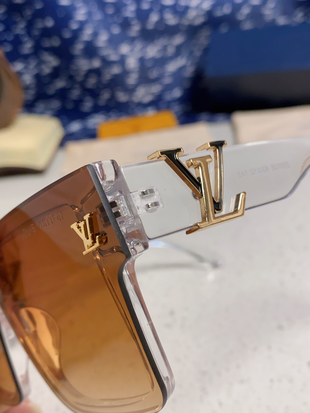 LouisVuitton路易威登 2025新款女式太阳镜防紫外线圆脸大框墨镜大脸显瘦复古网红眼镜