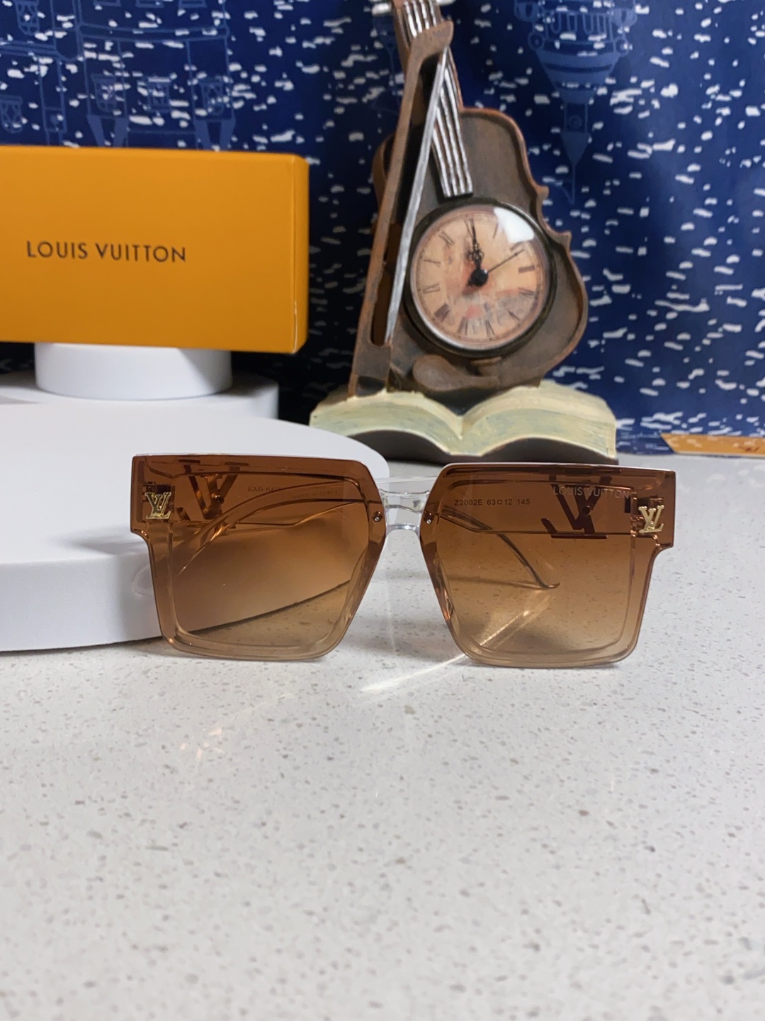 LouisVuitton路易威登 2025新款女式太阳镜防紫外线圆脸大框墨镜大脸显瘦复古网红眼镜