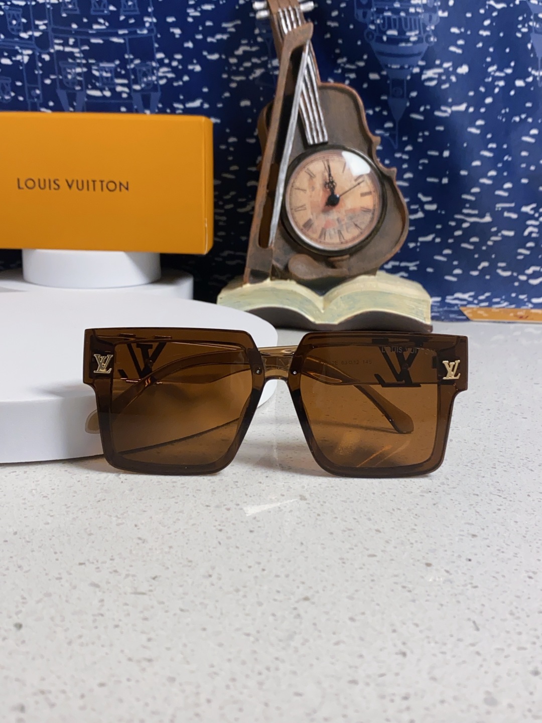 LouisVuitton路易威登 2025新款女式太阳镜防紫外线圆脸大框墨镜大脸显瘦复古网红眼镜