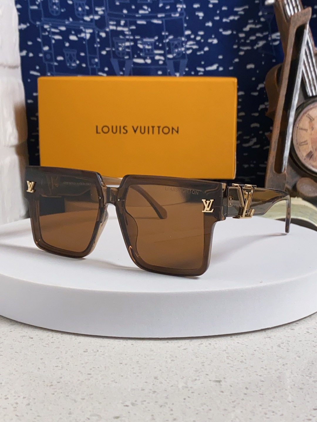 LouisVuitton路易威登 2025新款女式太阳镜防紫外线圆脸大框墨镜大脸显瘦复古网红眼镜