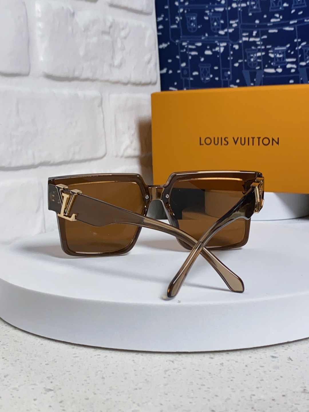 LouisVuitton路易威登 2025新款女式太阳镜防紫外线圆脸大框墨镜大脸显瘦复古网红眼镜