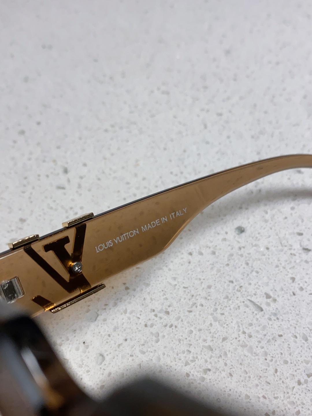 LouisVuitton路易威登 2025新款女式太阳镜防紫外线圆脸大框墨镜大脸显瘦复古网红眼镜