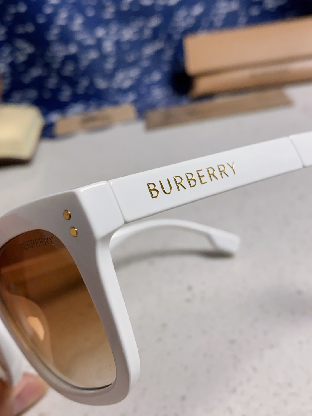 Burberry巴宝莉 2025新款潮牌太阳眼镜男女通用款太阳镜墨镜高品质折叠眼镜 口袋眼镜