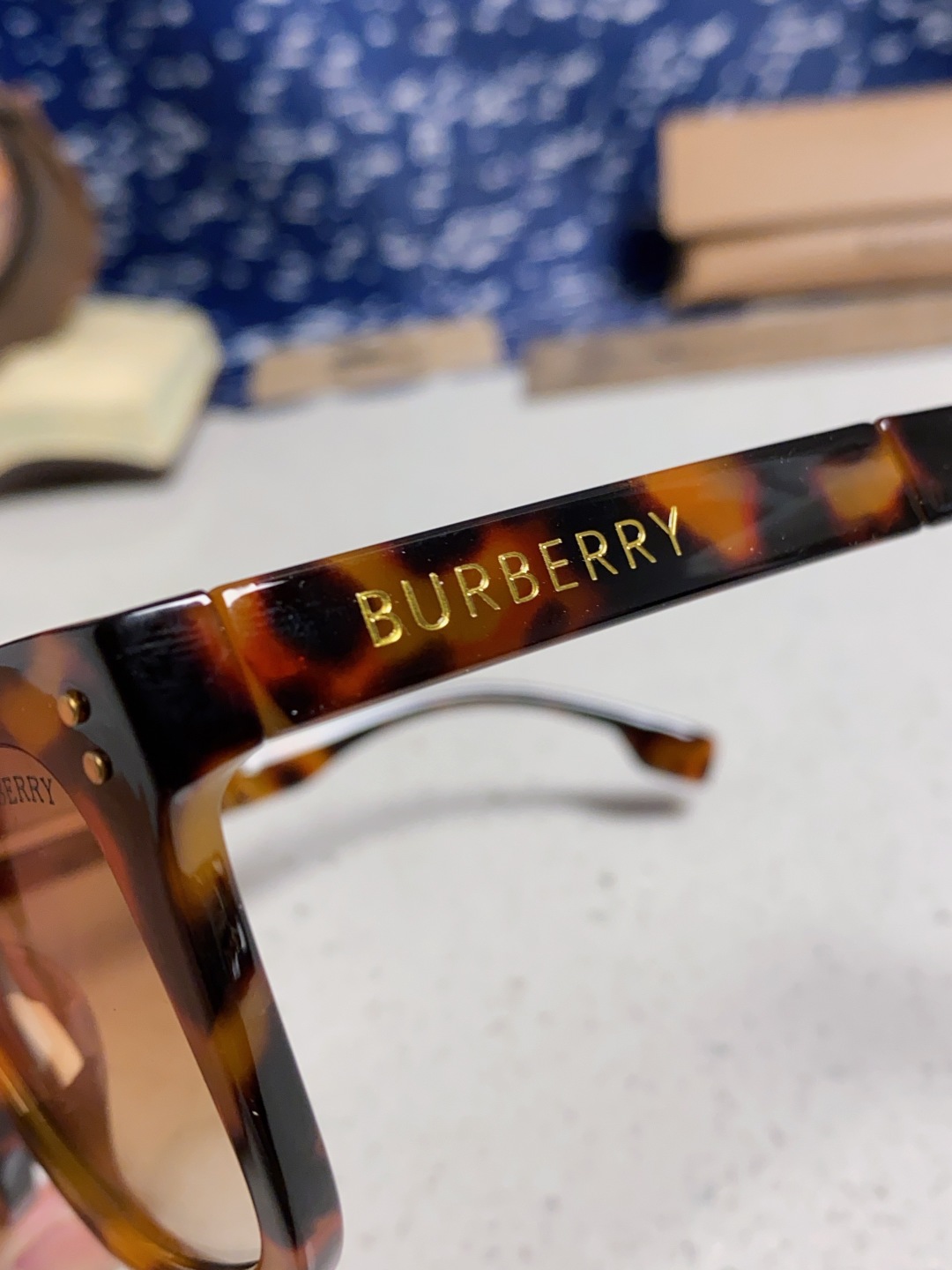 Burberry巴宝莉 2025新款潮牌太阳眼镜男女通用款太阳镜墨镜高品质折叠眼镜 口袋眼镜