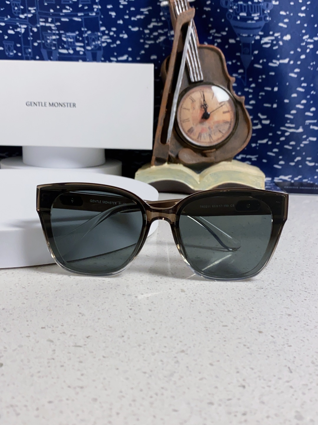 Gentle Moster(GM) 2025新款偏光爆款浮云标 极简风格 男女通用防紫外线 型号：TR3