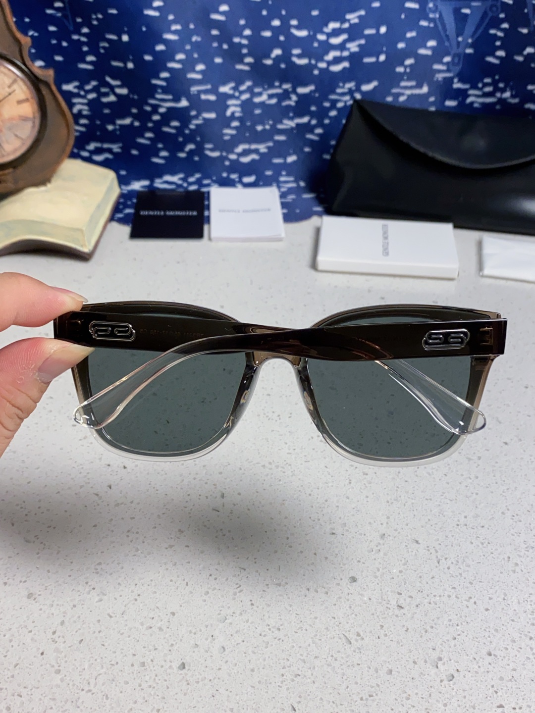 Gentle Moster(GM) 2025新款偏光爆款浮云标 极简风格 男女通用防紫外线 型号：TR3