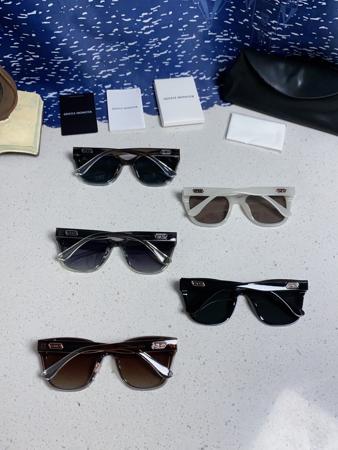 Gentle Moster(GM) 2025新款偏光爆款浮云标 极简风格 男女通用防紫外线 型号：TR3