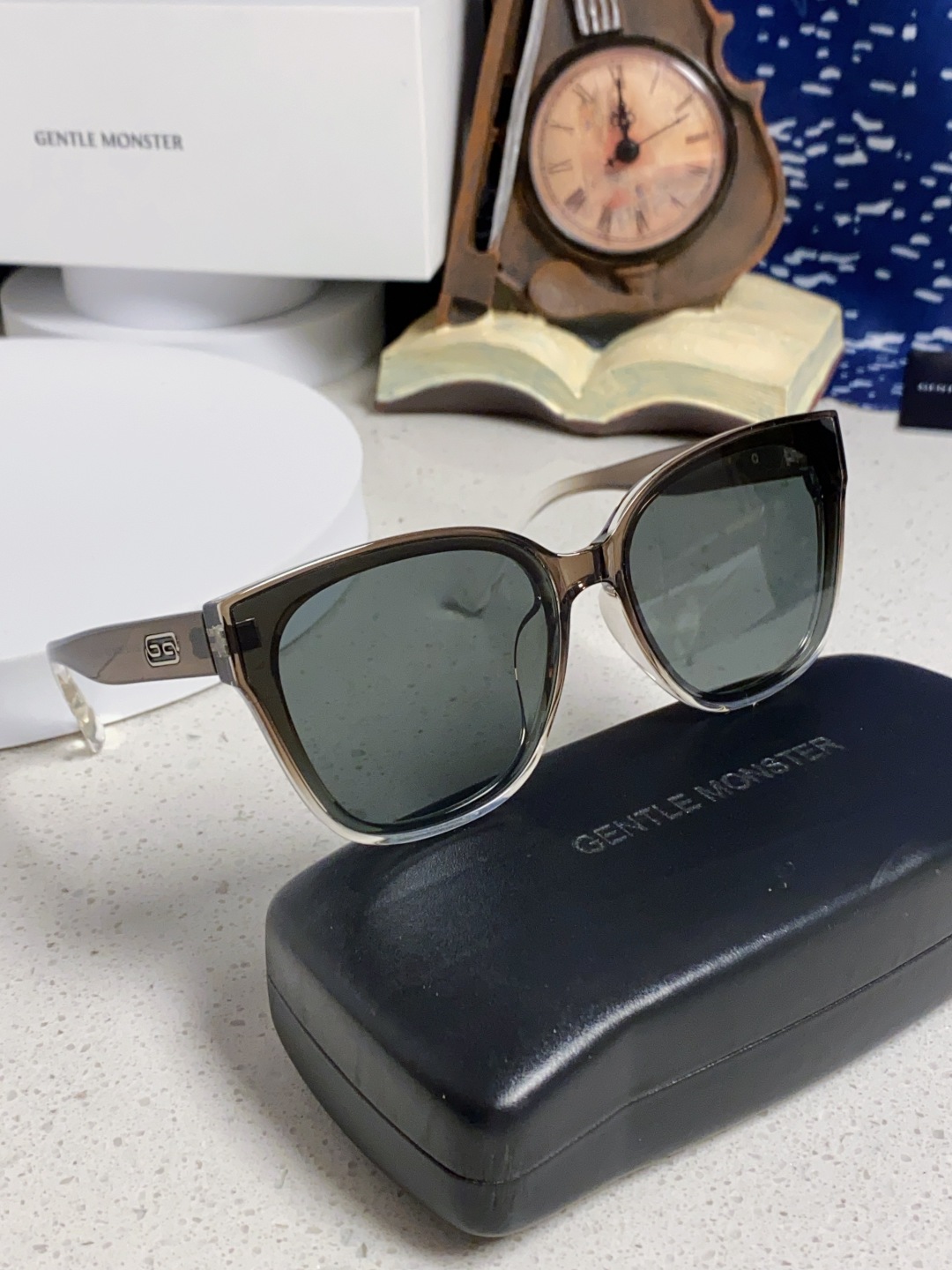 Gentle Moster(GM) 2025新款偏光爆款浮云标 极简风格 男女通用防紫外线 型号：TR3