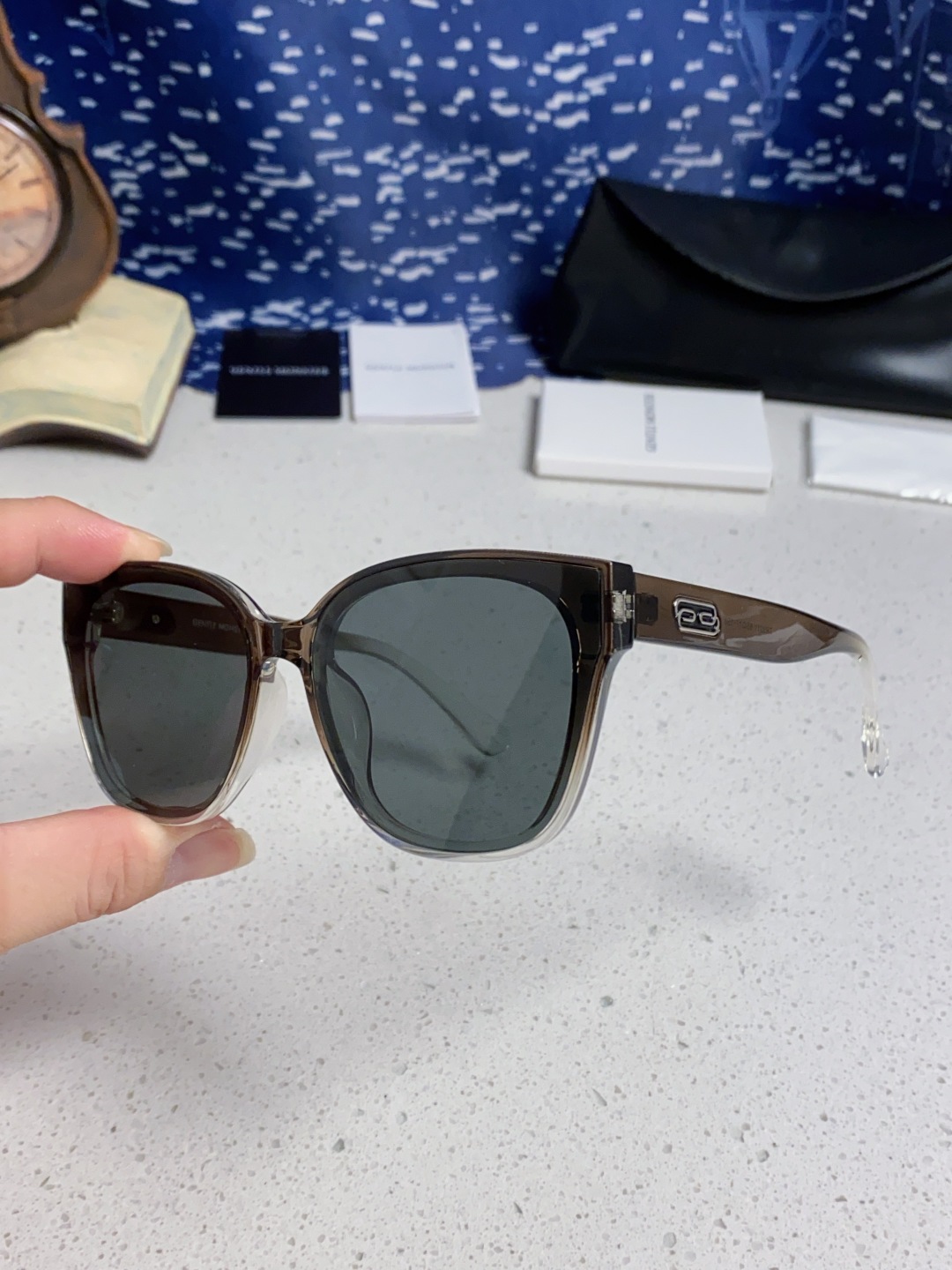 Gentle Moster(GM) 2025新款偏光爆款浮云标 极简风格 男女通用防紫外线 型号：TR3