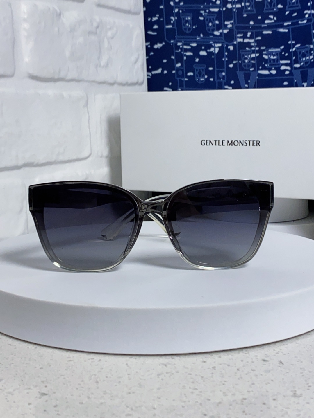 Gentle Moster(GM) 2025新款偏光爆款浮云标 极简风格 男女通用防紫外线 型号：TR3