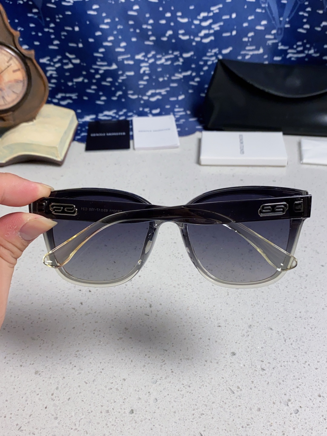 Gentle Moster(GM) 2025新款偏光爆款浮云标 极简风格 男女通用防紫外线 型号：TR3