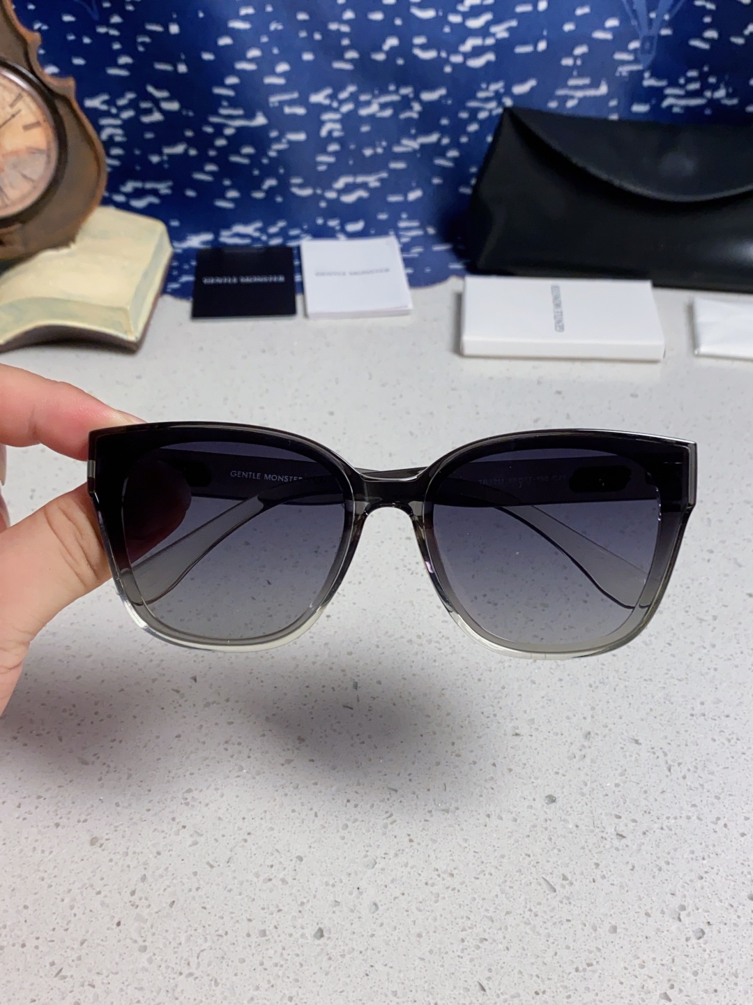 Gentle Moster(GM) 2025新款偏光爆款浮云标 极简风格 男女通用防紫外线 型号：TR3