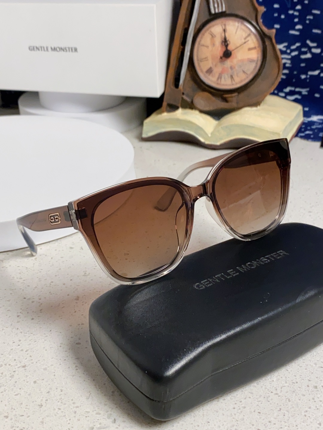 Gentle Moster(GM) 2025新款偏光爆款浮云标 极简风格 男女通用防紫外线 型号：TR3
