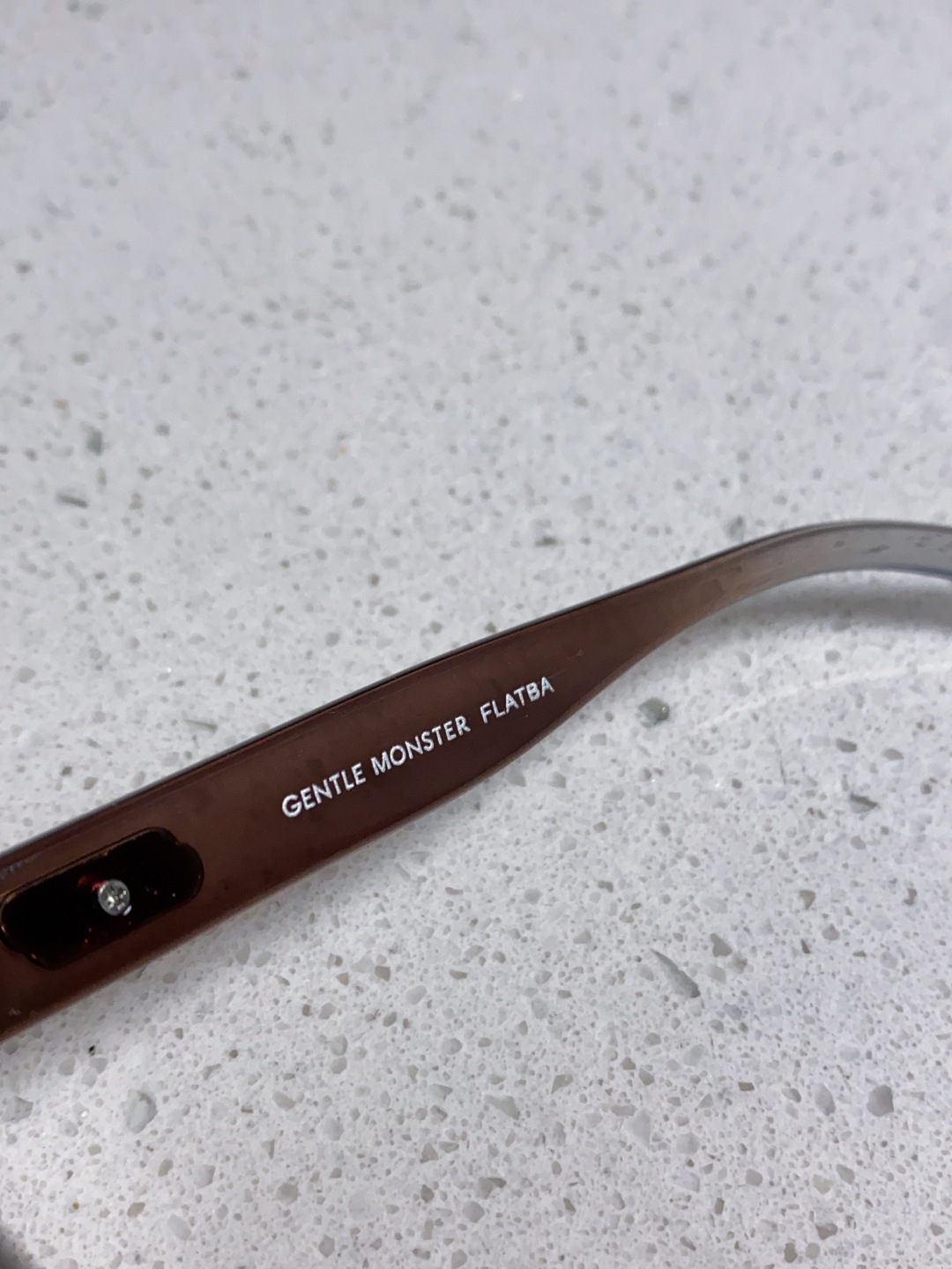 Gentle Moster(GM) 2025新款偏光爆款浮云标 极简风格 男女通用防紫外线 型号：TR3