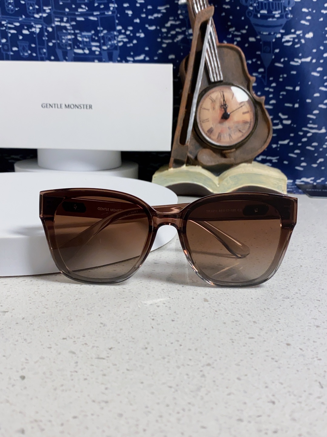 Gentle Moster(GM) 2025新款偏光爆款浮云标 极简风格 男女通用防紫外线 型号：TR3