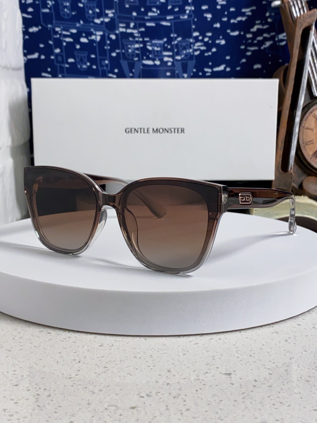 Gentle Moster(GM) 2025新款偏光爆款浮云标 极简风格 男女通用防紫外线 型号：TR3