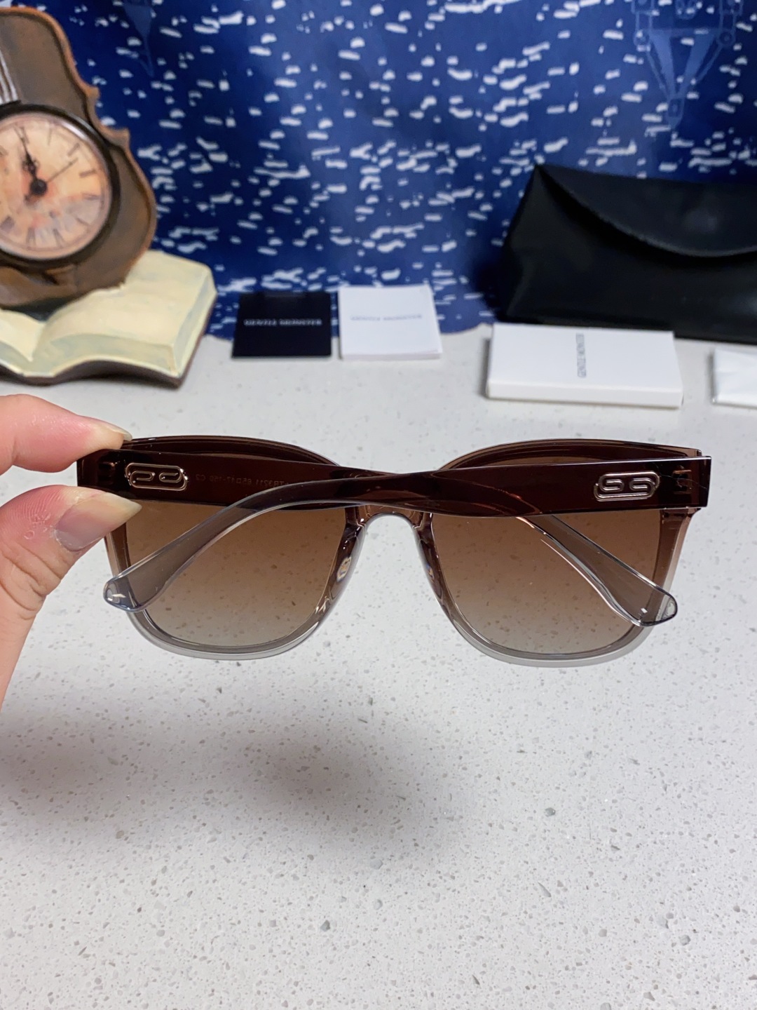 Gentle Moster(GM) 2025新款偏光爆款浮云标 极简风格 男女通用防紫外线 型号：TR3