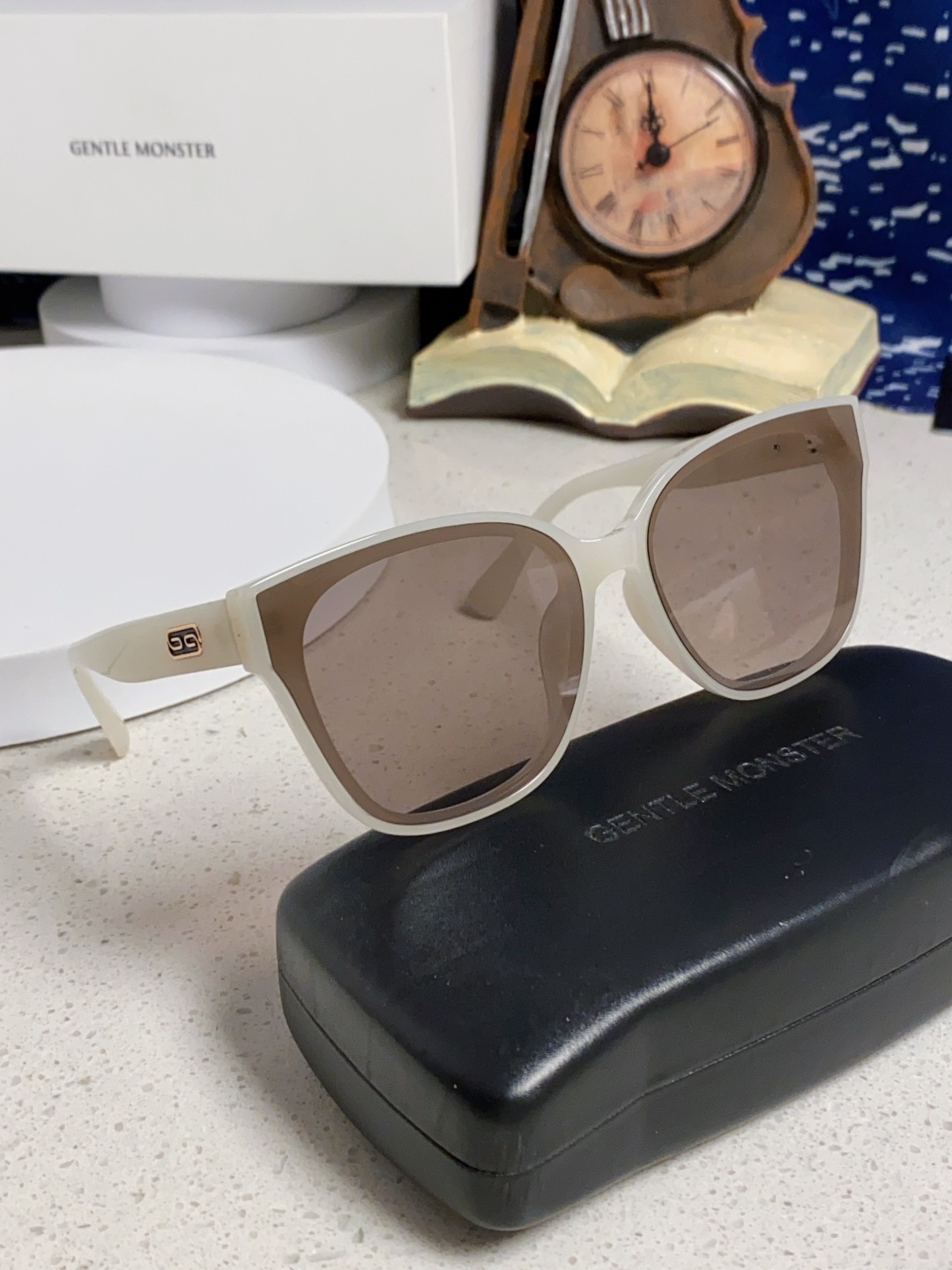 Gentle Moster(GM) 2025新款偏光爆款浮云标 极简风格 男女通用防紫外线 型号：TR3