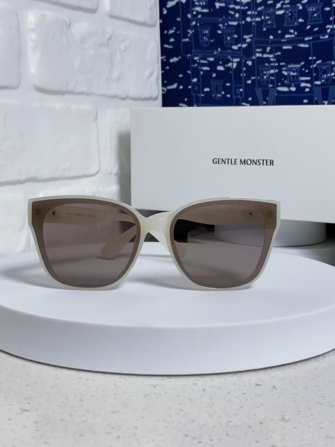 Gentle Moster(GM) 2025新款偏光爆款浮云标 极简风格 男女通用防紫外线 型号：TR3