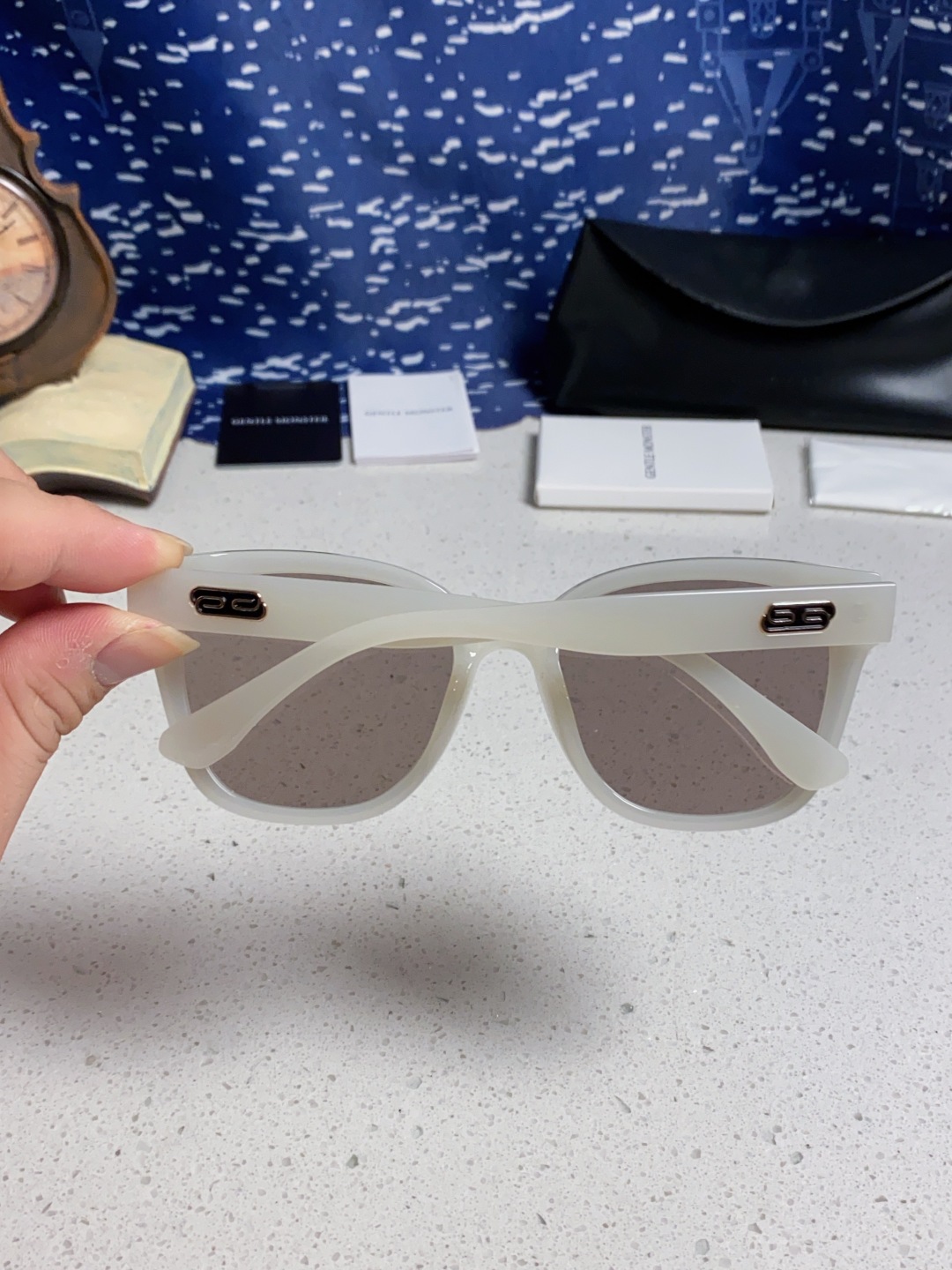 Gentle Moster(GM) 2025新款偏光爆款浮云标 极简风格 男女通用防紫外线 型号：TR3