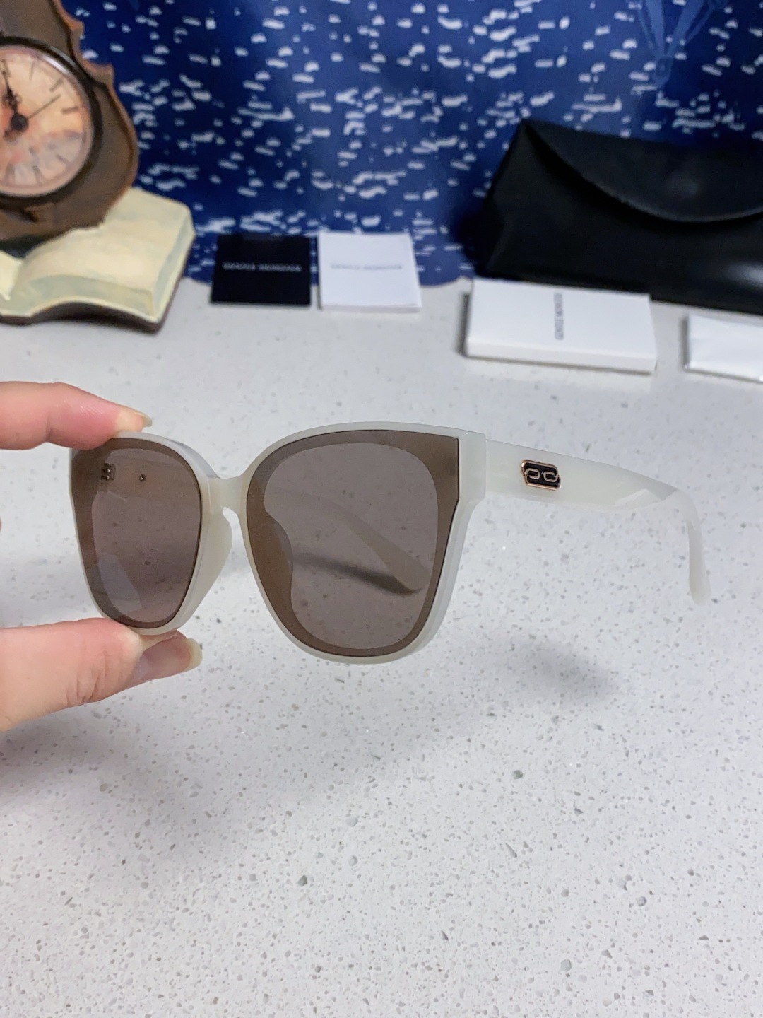 Gentle Moster(GM) 2025新款偏光爆款浮云标 极简风格 男女通用防紫外线 型号：TR3