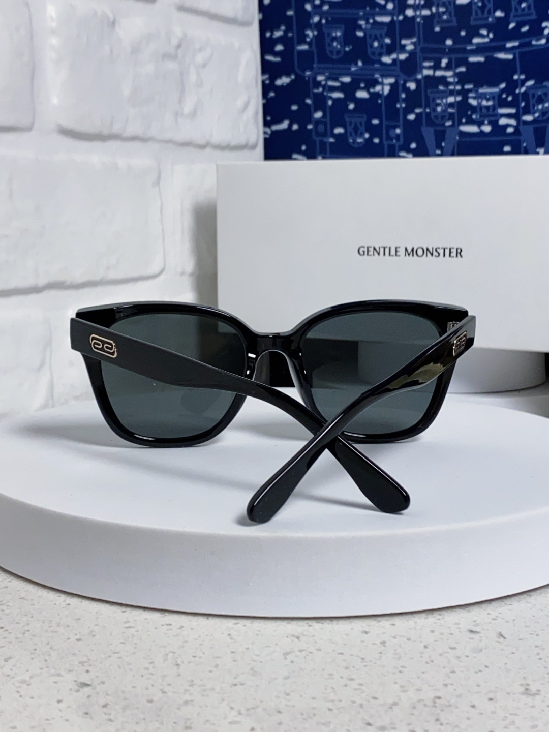 Gentle Moster(GM) 2025新款偏光爆款浮云标 极简风格 男女通用防紫外线 型号：TR3