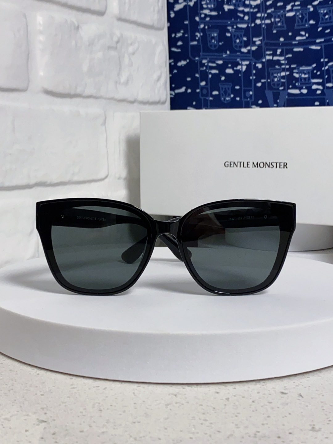 Gentle Moster(GM) 2025新款偏光爆款浮云标 极简风格 男女通用防紫外线 型号：TR3